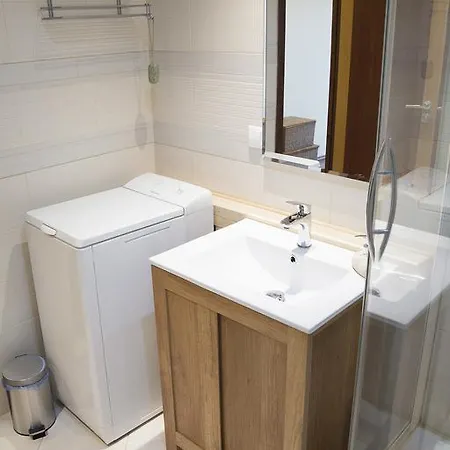 Modern Apartment *